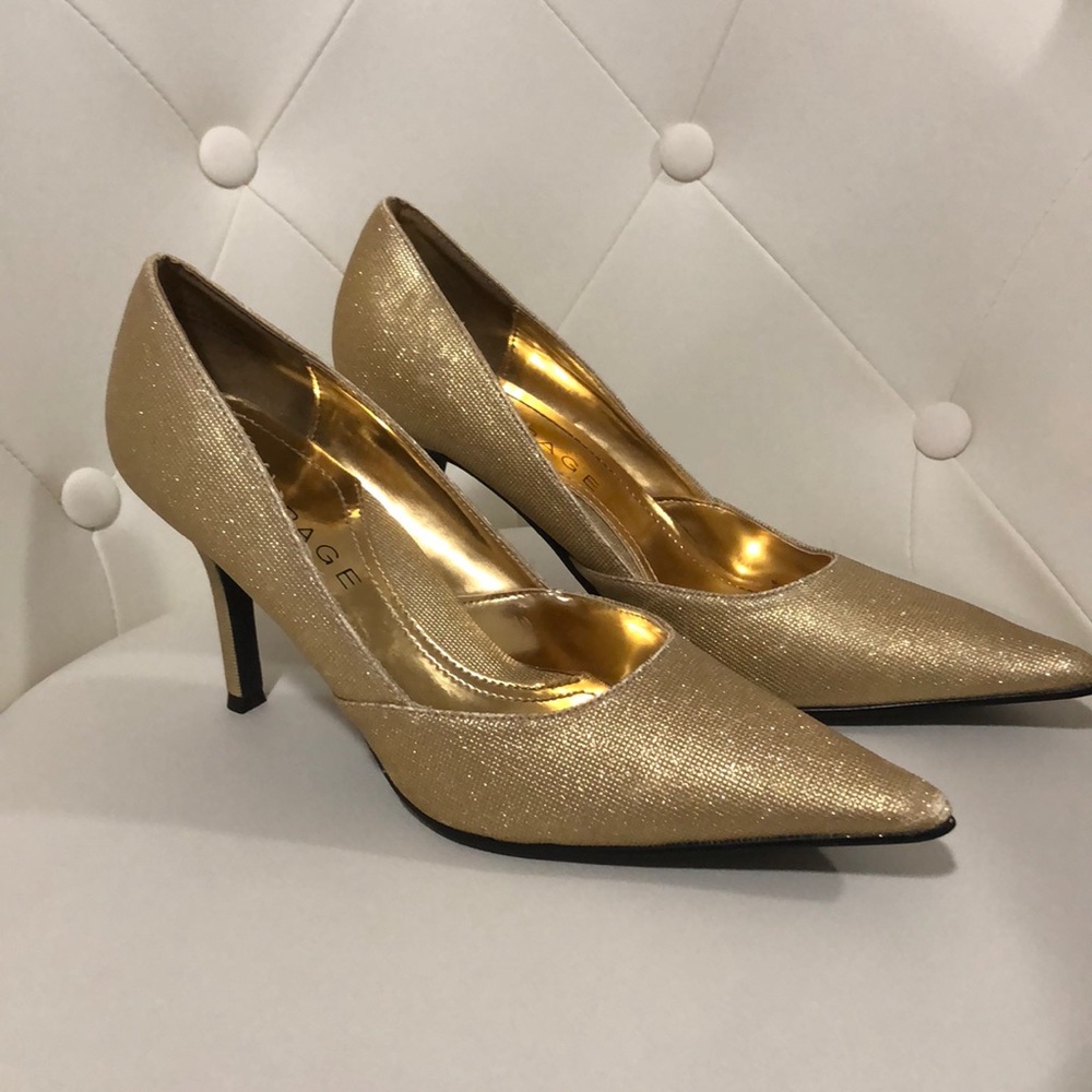 RAMPAGE sparkly gold heels 💛